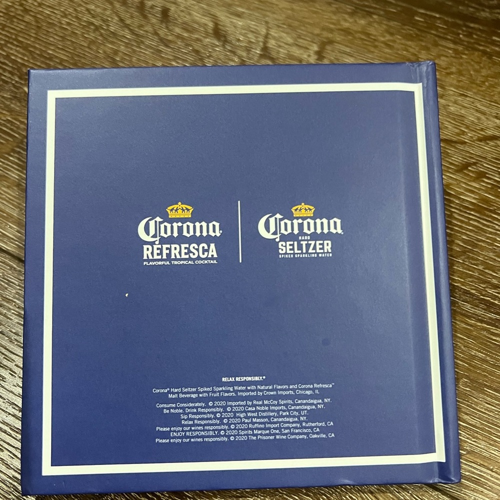 NWOT corona hat / corona cocktail book - Picture 4 of 9